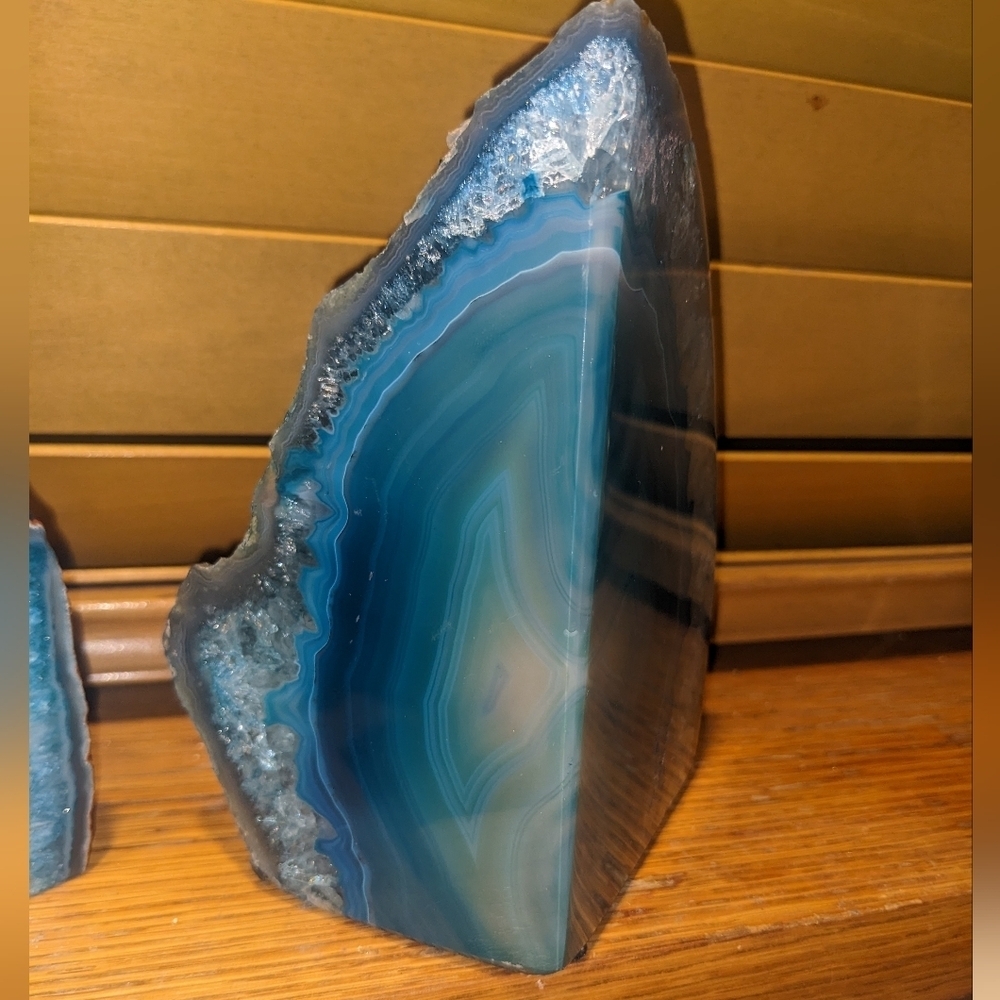 💲ON SALE💲Agate Geode Sections Pair of Dyed Turquoise Crystals - Picture 14 of 15